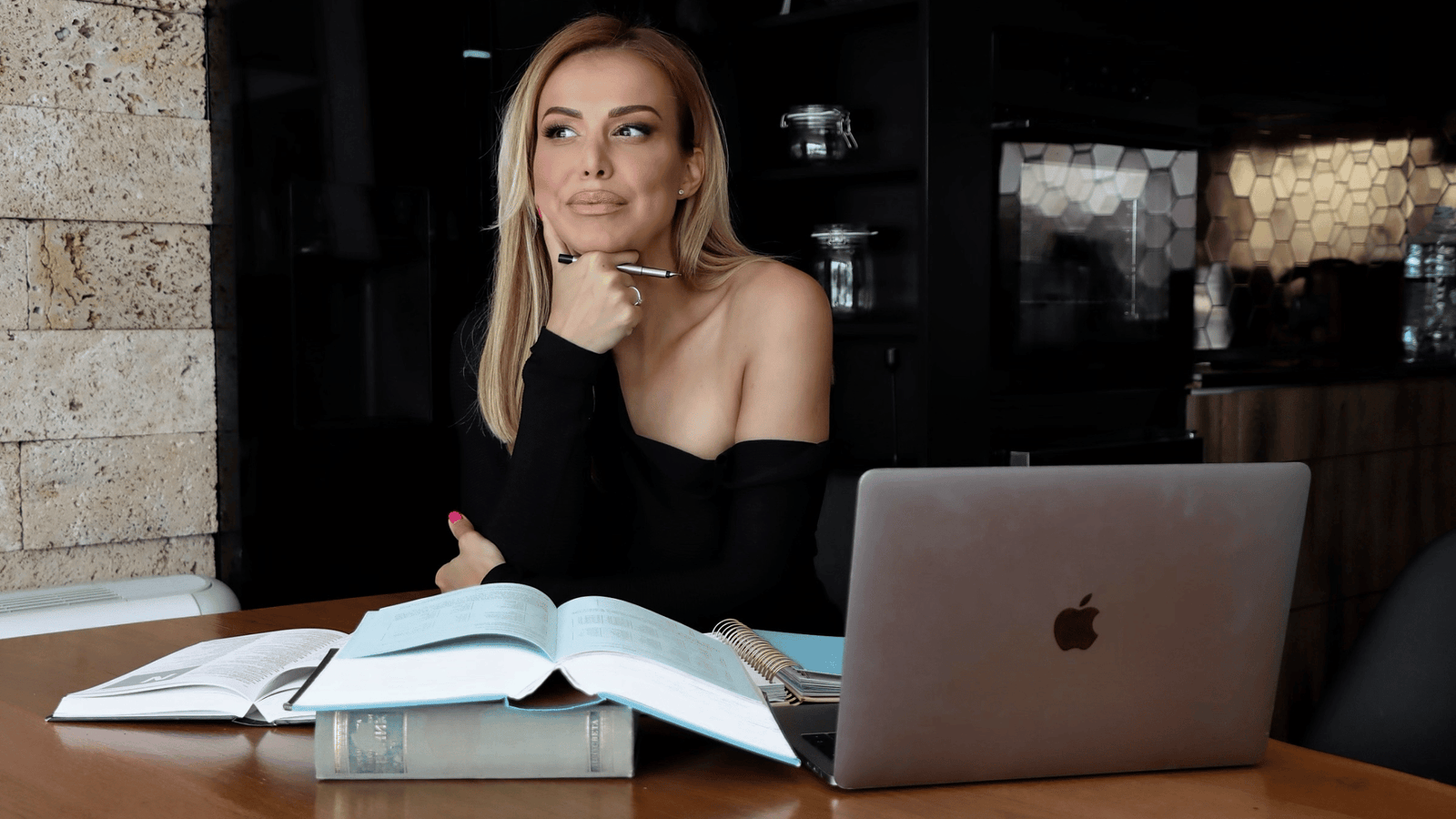 Grafički prikaz zvaničnih sertifikata nemačkog jezika: Goethe, TELC, ÖIF, FIDE i FSP, sa zastavama Nemačke, Austrije i Švajcarske